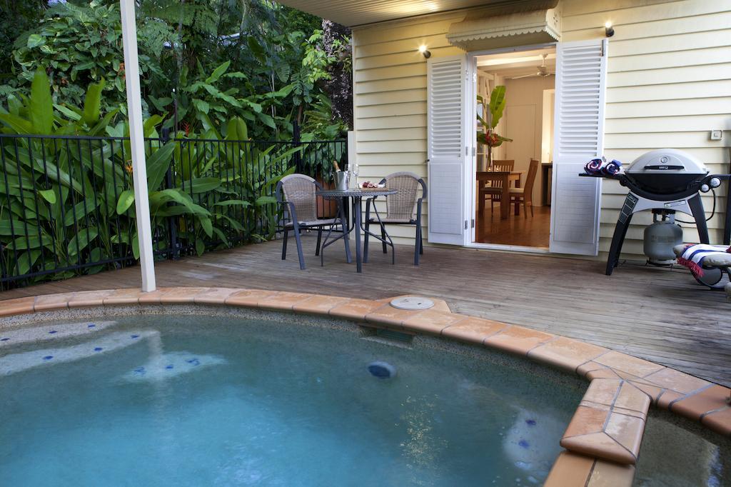 Port Douglas Cottage & Lodge Bilik gambar