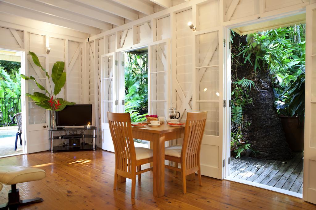 Port Douglas Cottage & Lodge Bilik gambar